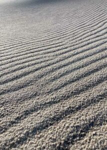 Spændende mønstre som vinden har lavet i sandet.
