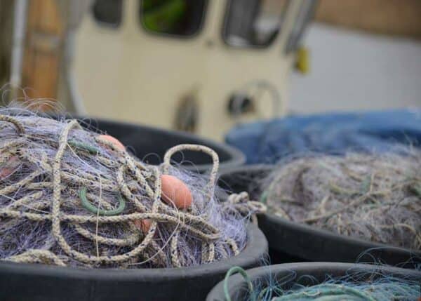 Fiskernes garn, eller fiskenet ligger i baljer efter de er klaret op, og er klar til at komme på fiskeri igen